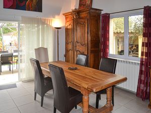 23752975-Ferienhaus-6-Villetelle-300x225-3