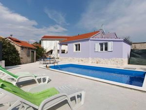 Ferienhaus für 6 Personen (64 m²) in Vinišće