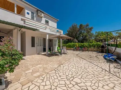 Ferienhaus für 8 Personen (100 m²) in Vinišće 10/10