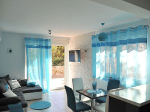 23943733-Ferienhaus-8-Vinišće-300x225-5