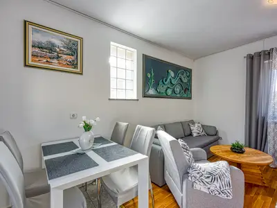 Wohn- und Esszimmer
