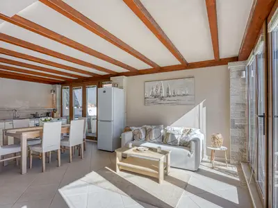 Küche und Essbereich