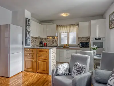 Küche und Essbereich