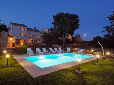 Ferienhaus für 8 Personen (200 m²) in Višnjan 6/10