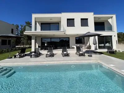 Ferienhaus für 8 Personen (220 m²) in Vižinada 1/10