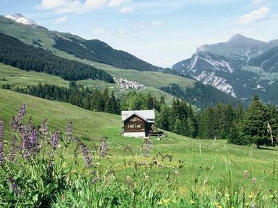 Maiensäss Richtung Dorf Tschlin