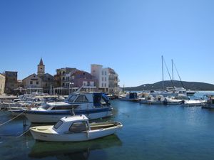 23842796-Ferienhaus-8-Vodice-300x225-4