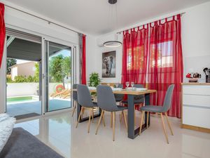 24002112-Ferienhaus-6-Vodice-300x225-3