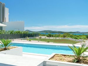 Ferienhaus für 8 Personen (240 m²) in Vodice