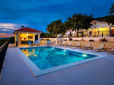 Ferienhaus für 8 Personen (220 m²) in Vodice 1/10