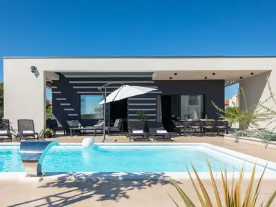 Luxury Villa by Urlando