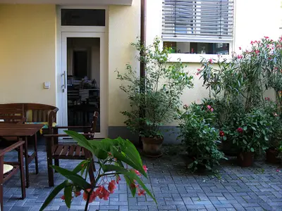 Rundgang Ferienwohnung /Hier ist der Eingang zum Alten Winzerhaus!