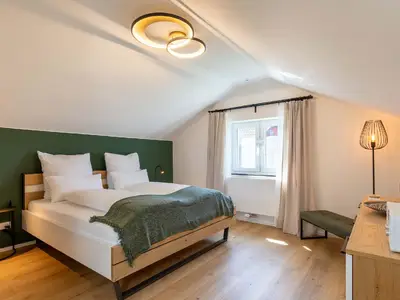 Schlafzimmer 1