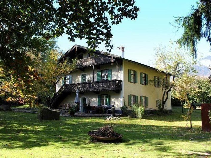 Außenansicht des Gebäudes. Das Ferienhaus auf dem Areal des Claudiaschlössls