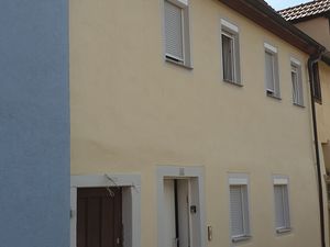 23151105-Ferienhaus-4-Volkach-300x225-1