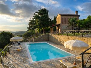 23571580-Ferienhaus-4-Volterra-300x225-1