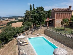 23571580-Ferienhaus-4-Volterra-300x225-4