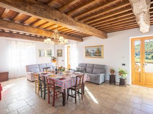 22202651-Ferienhaus-8-Volterra-300x225-5