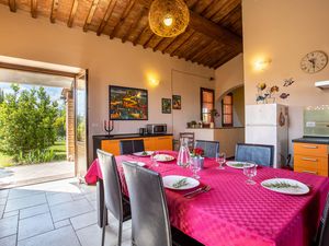 23760021-Ferienhaus-6-Volterra-300x225-3