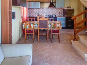 23747474-Ferienhaus-6-Volterra-300x225-2