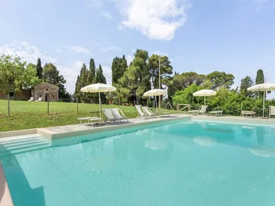PoolOfHouse