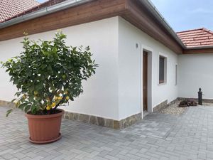 23771829-Ferienhaus-4-Vonyarcvashegy-300x225-2