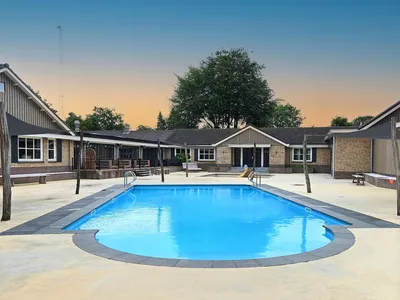 PoolOfHouse