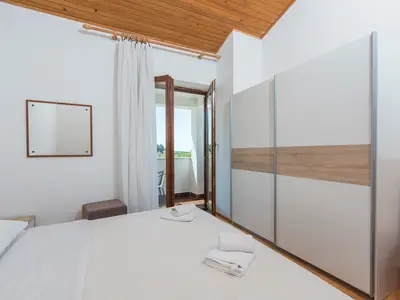 Ferienhaus für 10 Personen (300 m²) in Kloštar 4/10