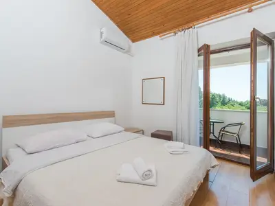 Ferienhaus für 10 Personen (300 m²) in Kloštar 5/10