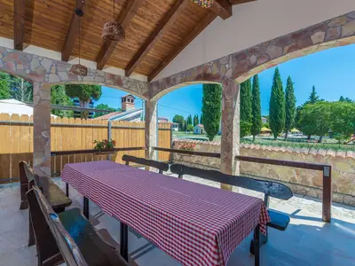 Ferienhaus für 10 Personen (300 m²) in Kloštar 8/10
