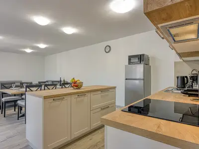 Ferienhaus für 8 Personen (220 m²) in Kloštar 8/10