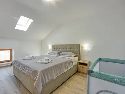 Ferienhaus für 8 Personen (220 m²) in Kloštar 10/10