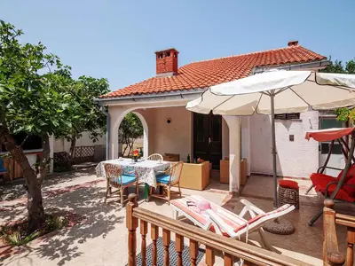 Ferienhaus für 6 Personen (72 m²) in Vrsi 5/10