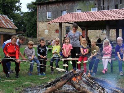 Lagerfeuer mit Stockbrot