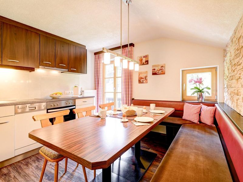 23915556-Ferienhaus-10-Wald am Arlberg-800x600-2