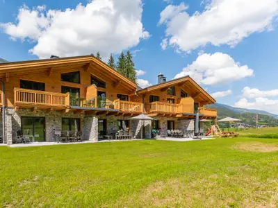 Außenseite Ferienhaus [Sommer]