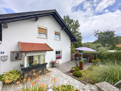 Außenseite Ferienhaus [Sommer]