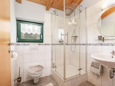 Bad/Dusche. Sanitär