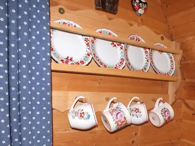 Böhmisches Geschirr im Holzhaus Haschaberg