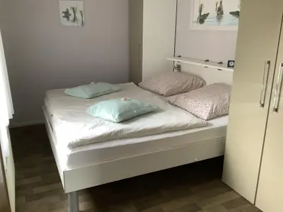 Schlafzimmer 1