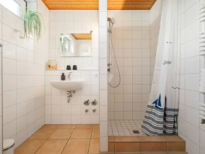 Blumenhaus Waren Badezimmer mit Dusche