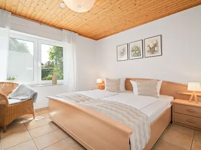 Blumenhaus Waren Schlafzimmer mit Blick ins Grüne