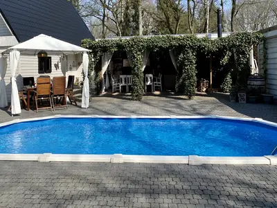 PoolOfHouse
