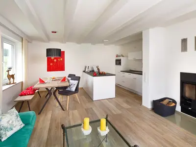 Wohn-Essbereich m. Kamin