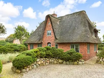 Ferienhaus für 8 Personen (220 m²) in Wenningstedt 1/10