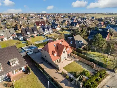 Ferienhaus für 9 Personen (250 m²) in Wenningstedt 4/10