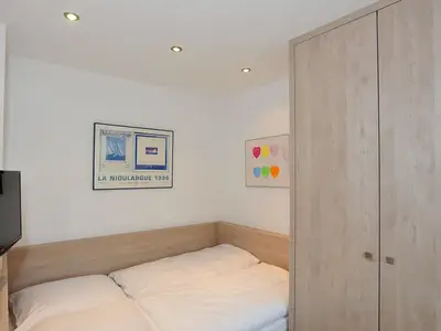 Schlafraum klein (1,40m x 2m Bett)