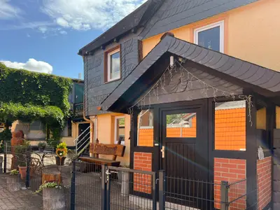 Außenseite Ferienhaus [Sommer]