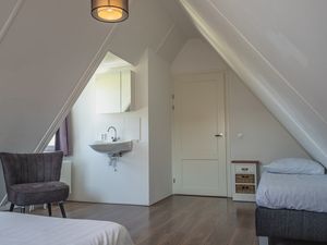 23987773-Ferienhaus-8-West-Graftdijk-300x225-5