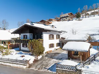 Außenseite Ferienhaus [Winter]